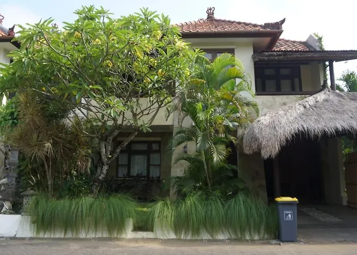 Kuta - 4Br Villa With Private Xl Pool